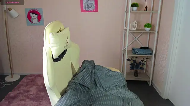 R0cket bunny online show from September 13, 2025, 1:16 am