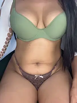 Snapshot of Akiira_00 chatting on March 7, 2026, 5:36 am Akiira 00 online show from March 7, 2026, 5:36 am