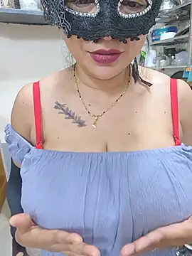Queen Nightt online show from June 16, 2026, 3:50 am