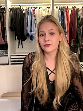 xlinababe online show from September 27, 2025, 4:13 pm