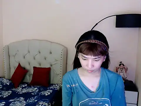 ShantalFoxxy  online show from July 14, 2026, 6:51 am
