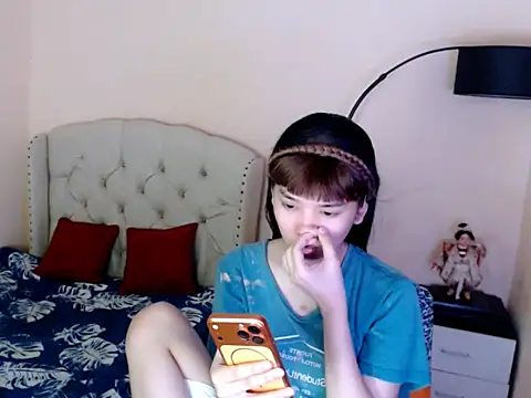 ShantalFoxxy  online show from July 19, 2026, 2:03 pm