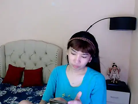 ShantalFoxxy  online show from July 25, 2026, 7:38 am