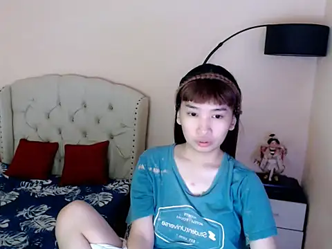 ShantalFoxxy  online show from July 21, 2026, 12:02 am