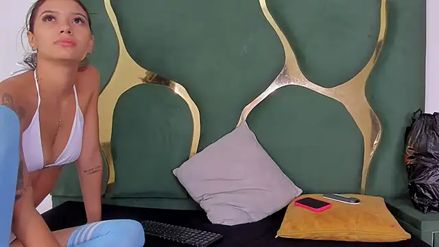 DaylesAndHarry online show from December 17, 2025, 12:21 pm