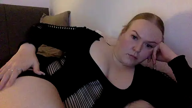 gracelovesxx online show from November 16, 2025, 1:21 am