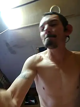 Snapshot of mike42088 chatting on February 21, 2026, 4:31 pm mike42088 online show from February 21, 2026, 4:31 pm