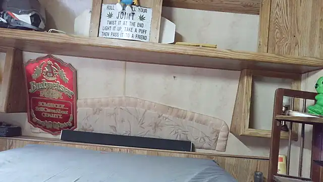 Snapshot of mike42088 chatting on February 24, 2026, 7:15 pm mike42088 online show from February 24, 2026, 7:15 pm