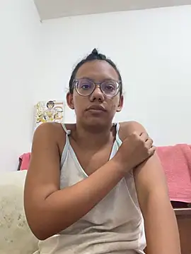 lilycurly online show from March 11, 2026, 1:54 am