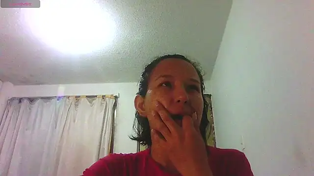 Natzu Choi online show from October 1, 2025, 3:44 am