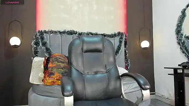 Liam walk  online show from November 27, 2025, 10:21 pm