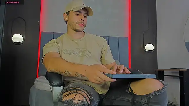 Snapshot of Liam_walk_ chatting on March 8, 2026, 2:09 pm Liam walk online show from March 8, 2026, 2:09 pm