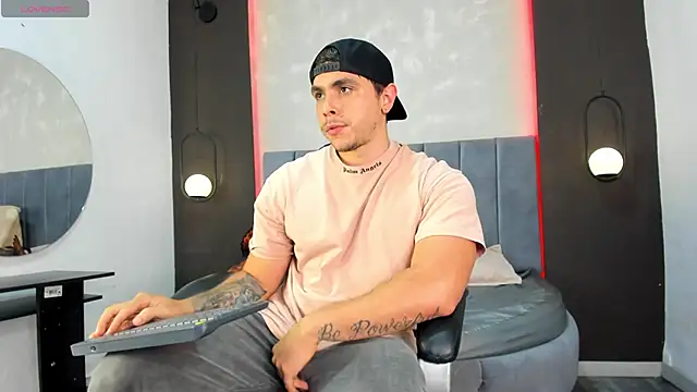 Liam walk  online show from September 24, 2025, 10:38 pm