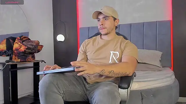 Snapshot of Liam_walk_ chatting on March 5, 2026, 10:05 pm Liam walk online show from March 5, 2026, 10:05 pm