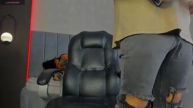 Snapshot of Liam_walk_ chatting on March 8, 2026, 2:04 am Liam walk online show from March 8, 2026, 2:04 am