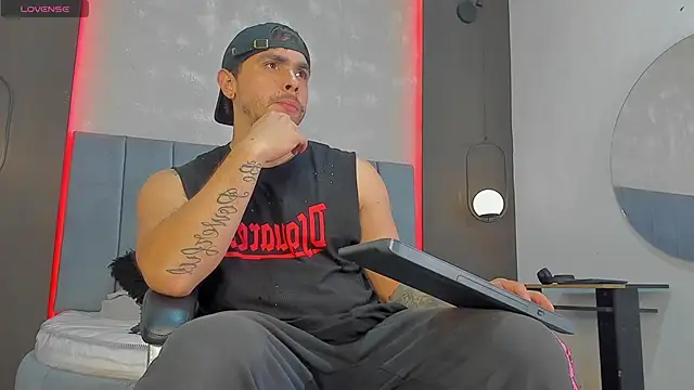 Snapshot of Liam_walk_ chatting on March 9, 2026, 11:08 pm Liam walk online show from March 9, 2026, 11:08 pm