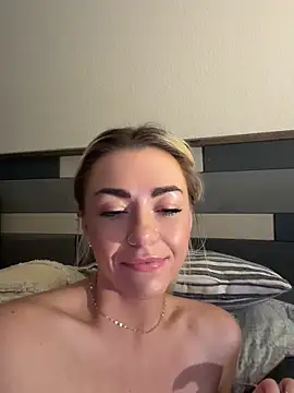 kinkylilsweetie online show from July 21, 2026, 10:49 am
