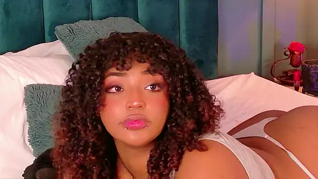 Cristal-Jonnes online show from June 28, 2026, 9:32 pm