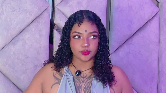 Cristal-Jonnes online show from July 15, 2026, 11:01 pm