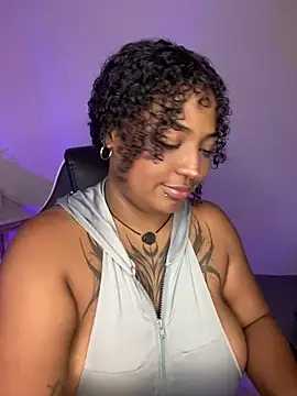 Cristal-Jonnes online show from May 28, 2026, 6:10 am