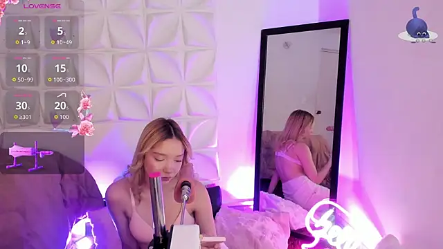 JuliethMoss online show from September 23, 2025, 8:27 pm