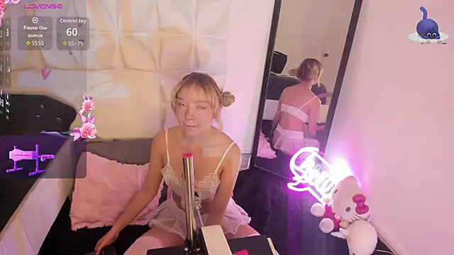 JuliethMoss online show from September 10, 2025, 7:57 pm