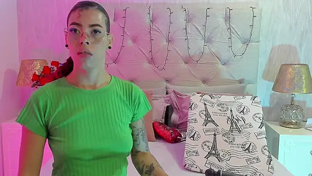 Pamelamiler   online show from September 22, 2025, 12:22 pm