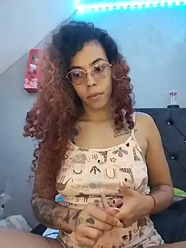 Pamelamiler   online show from June 18, 2026, 2:32 am