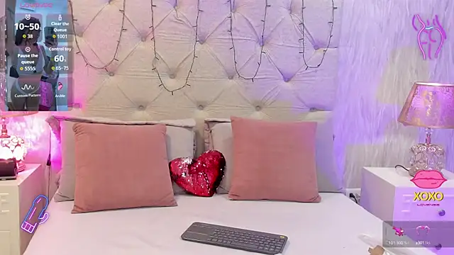 Pamelamiler   online show from October 1, 2025, 1:37 pm