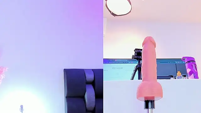 Snapshot of maily_zanss chatting on February 12, 2026, 7:35 pm maily zanss online show from February 12, 2026, 7:35 pm