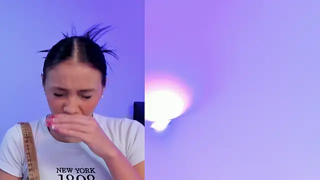 Snapshot of maily_zanss chatting on March 5, 2026, 7:43 pm maily zanss online show from March 5, 2026, 7:43 pm