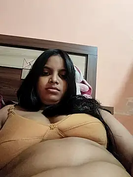 Snapshot of Maahhii_2 chatting on July 18, 2026, 8:17 pm Maahhii 2 online show from July 18, 2026, 8:17 pm