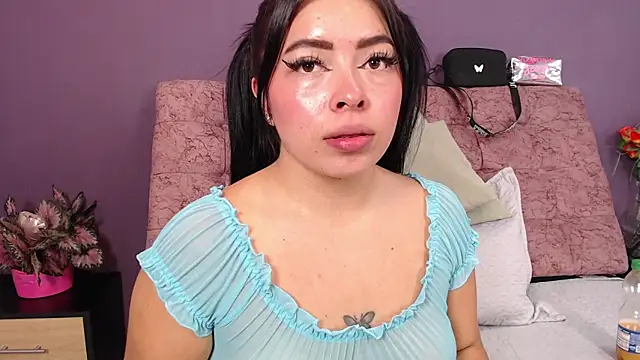 KateWelsin online show from June 10, 2026, 7:48 pm