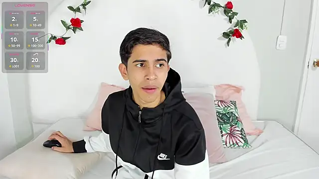 JoshuaSanzz online show from October 6, 2025, 3:40 am