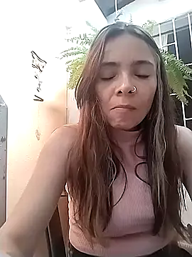 Cami Konor online show from September 25, 2025, 6:03 pm