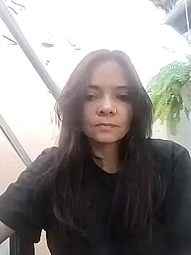 Cami Konor online show from October 9, 2025, 5:02 pm