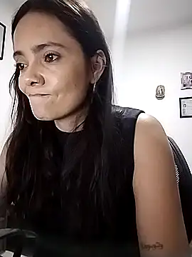 Cami Konor online show from October 16, 2025, 6:05 pm