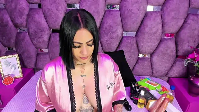 Snapshot of nikky_latin chatting on February 15, 2026, 4:02 am nikky latin online show from February 15, 2026, 4:02 am