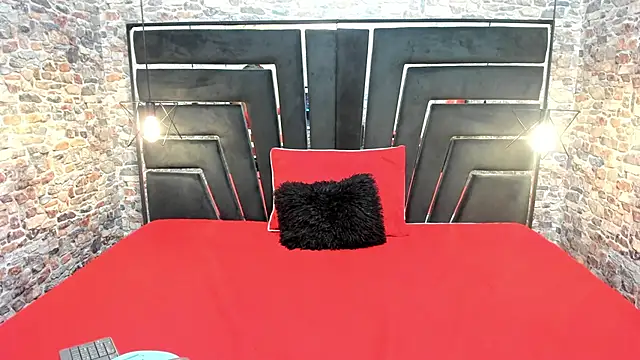 ALYANNA HOT  online show from October 31, 2025, 12:24 pm