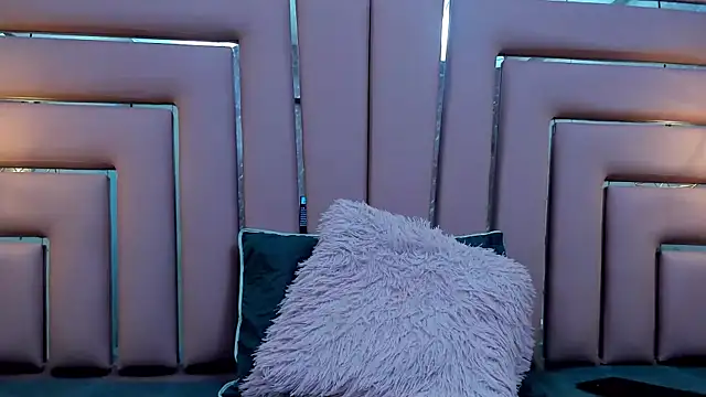 ALYANNA HOT  online show from November 10, 2025, 12:10 pm