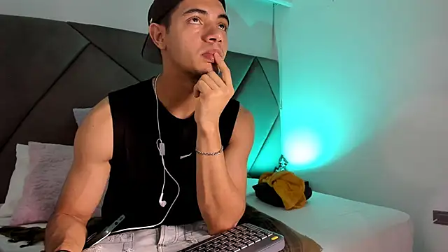 andrew colleman online show from October 1, 2025, 5:23 am