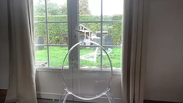 Snapshot of Bella_x69 chatting on September 11, 2025, 7:41 am Bella x69 online show from September 11, 2025, 7:41 am