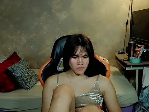 YllanaAltheaXxX online show from June 6, 2026, 4:56 pm
