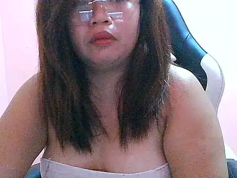 Snapshot of fresh_rosie chatting on July 9, 2026, 11:04 pm fresh rosie online show from July 9, 2026, 11:04 pm