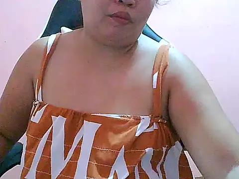 Snapshot of fresh_rosie chatting on August 3, 2026, 11:16 am fresh rosie online show from August 3, 2026, 11:16 am