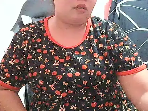 Snapshot of fresh_rosie chatting on July 5, 2026, 7:48 am fresh rosie online show from July 5, 2026, 7:48 am