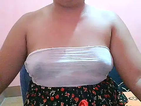 Snapshot of fresh_rosie chatting on June 21, 2026, 11:32 pm fresh rosie online show from June 21, 2026, 11:32 pm