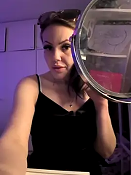 SwedishBaabe online show from May 3, 2026, 8:23 pm