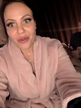 SwedishBaabe online show from October 25, 2025, 10:43 pm