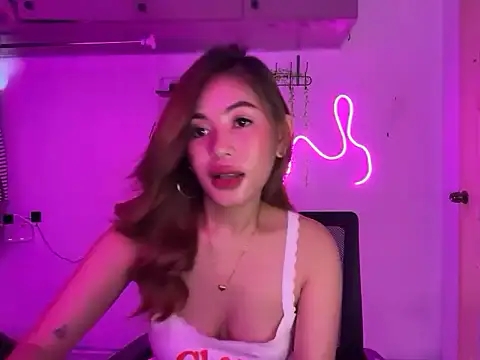 daretolovemee 18 online show from July 6, 2026, 5:47 am